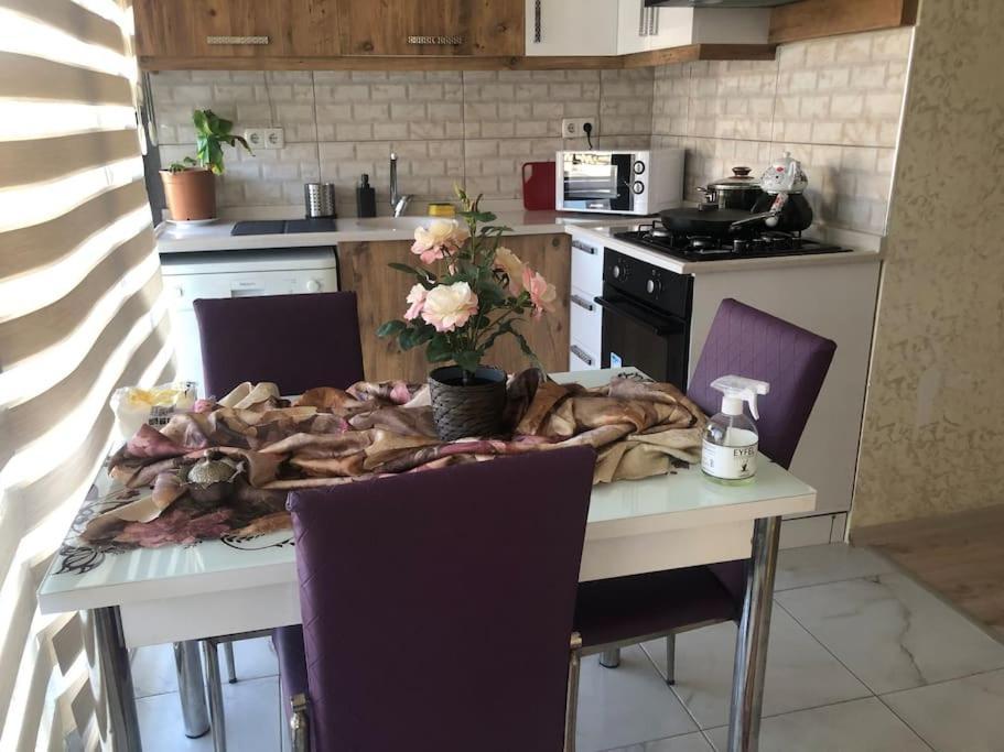 Lara Denize 900 Metre Havuzlu 1+1 Ozel Muthis Lokasyon Ev Antalya