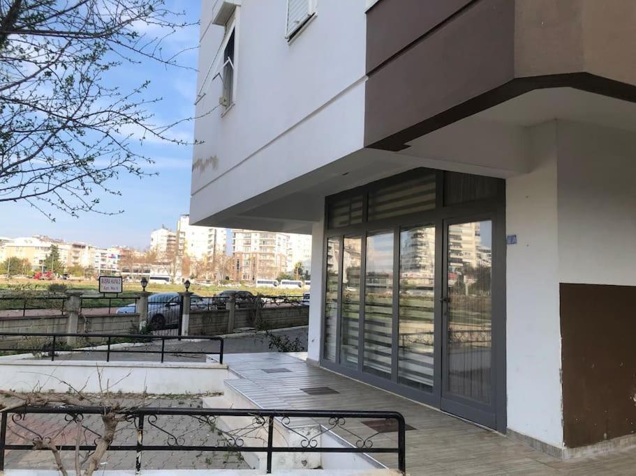 Lara Denize 900 Metre Havuzlu 1+1 Ozel Muthis Lokasyon Ev *