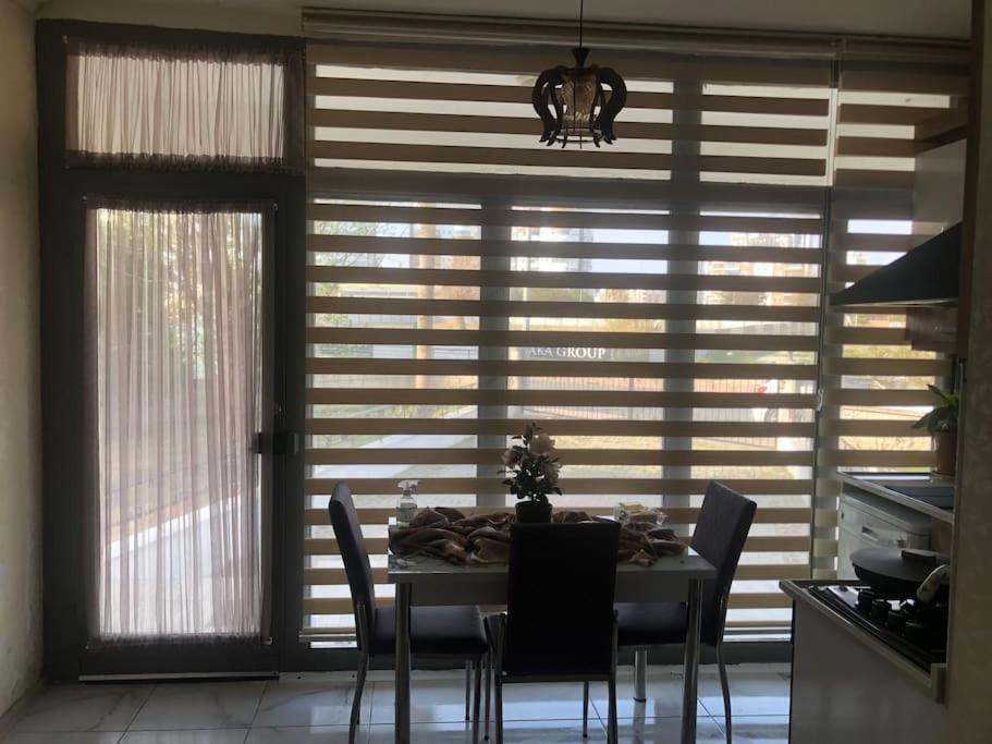 Lara Denize 900 Metre Havuzlu 1+1 Ozel Muthis Lokasyon Ev
