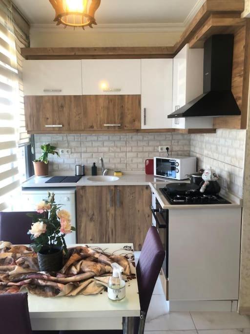 Apartment Lara Denize 900 Metre Havuzlu 1+1 Ozel Muthis Lokasyon Ev