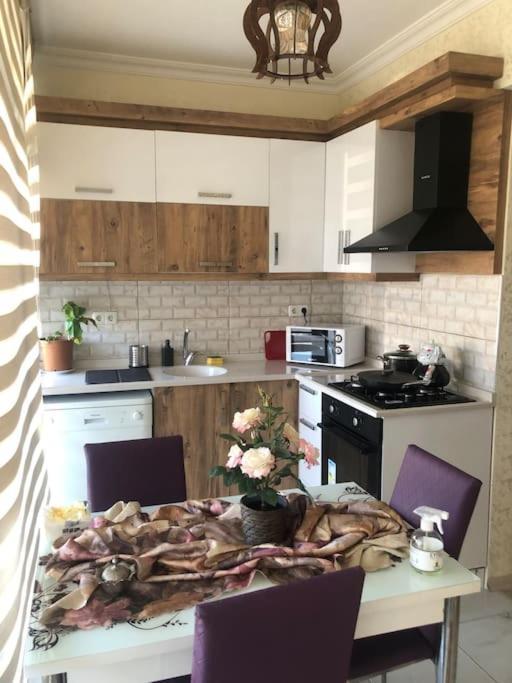 Lara Denize 900 Metre Havuzlu 1+1 Ozel Muthis Lokasyon Ev Apartment *